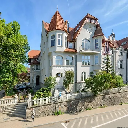 Scandi Bestseller By Lion